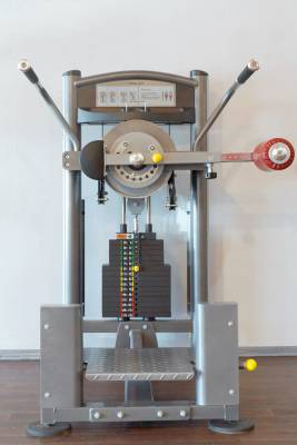 Мышцы бедра/Ягодичные Aerofit IT9309 Мышцы бедра/Ягодичные Aerofit IT9309 Тренажёр является воплощением профессионализма, стиля и надёжности. Обладает устойчивой конструкцией и современным дизайном.
Выполнение правильных движений в биохимическом отношении.
Плавный, обтекаемый профиль.
Размеры – 100,0×129,0×148,5 см;
Весовой стек – 125 кг / 91 кг (275 ф / 200 ф).