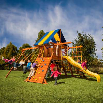 Детский городок SuperiorPlaySystems Зарница Детский городок SuperiorPlaySystems Зарница Площадка «Зарница» создана специально для маленьких мореплавателей, ведь в ней есть все, чтобы ваш малыш почувствовал себя настоящим покорителем морей.
При этом мы гарантируем надежность и безопасность своих городков.
Размер площадки (ДхШхВ): 6,7 х 3,7 х 3,5 м.